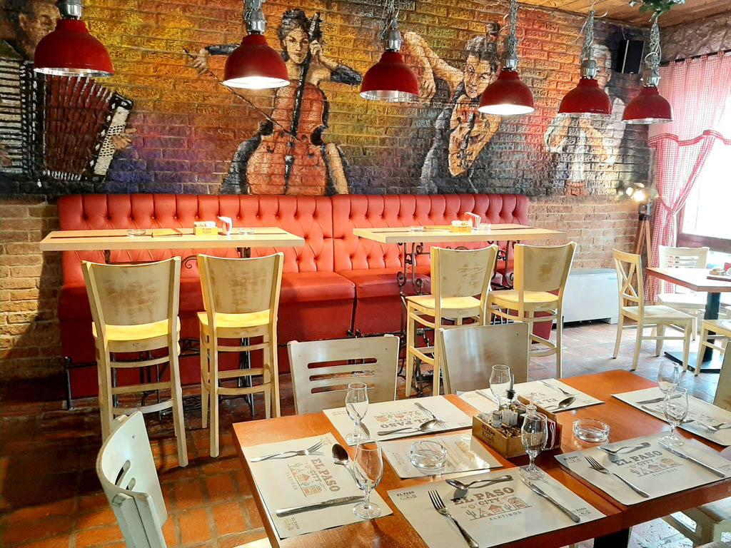 Restoran je sastavni deo tematskog parka El Paso City na Zlatiboru u kojem se služe tradicionalni specijaliteti i popularna jela Tex-Mex kuhinje