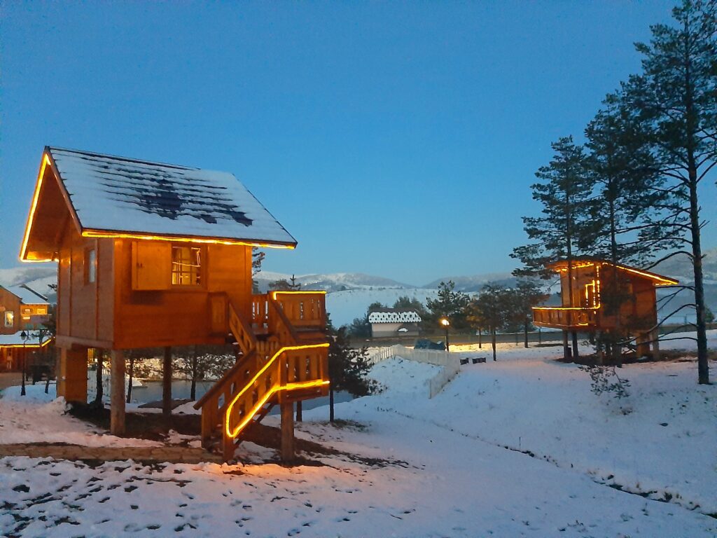 Zlatibor Nova godina, El Paso City, kućice na drvetu za dve osobe